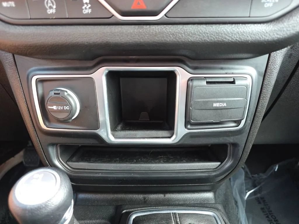 Used 2024 Jeep Wrangler Sport AWD/4WD image 26