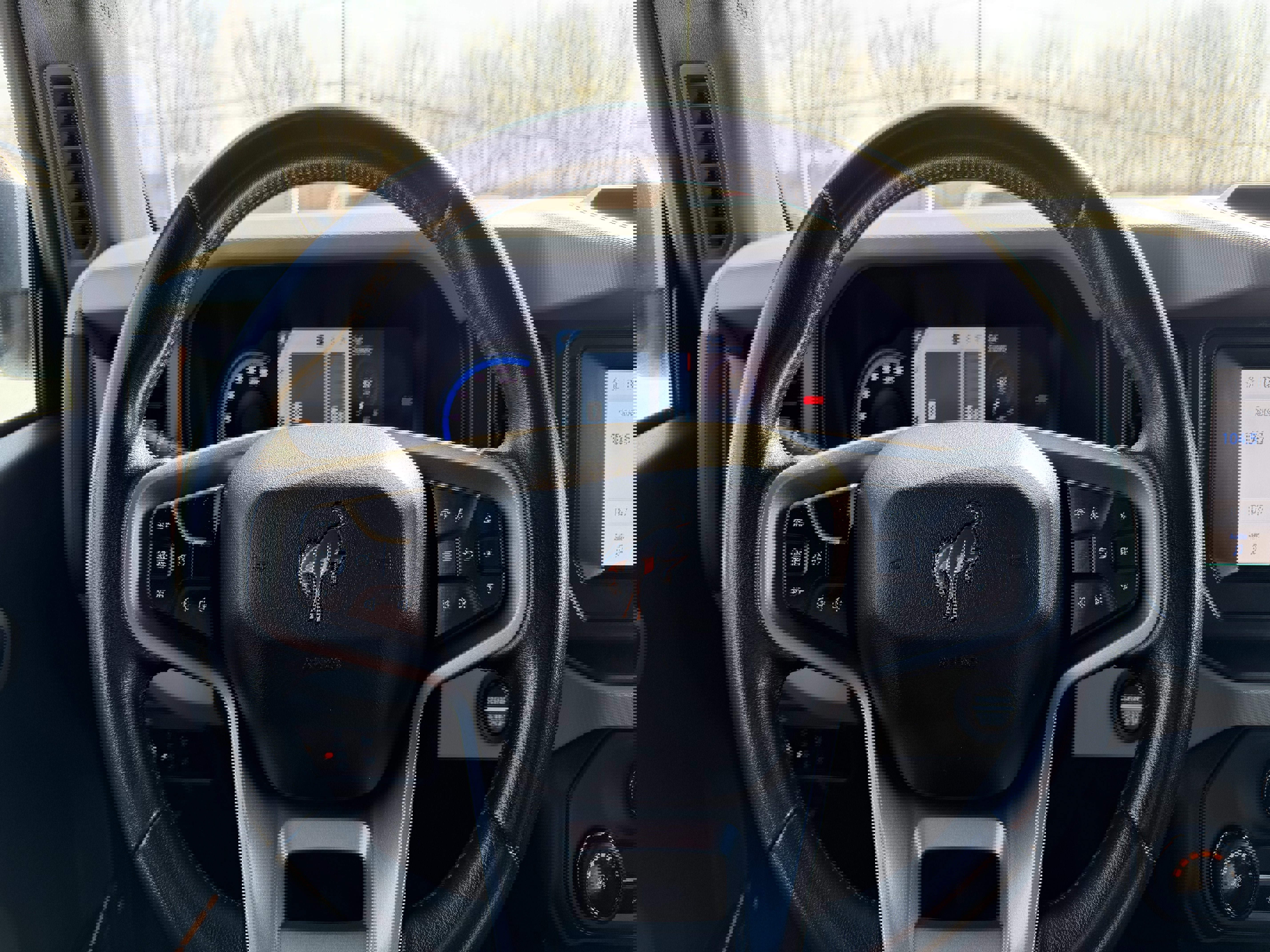 Used 2023 Ford Bronco Badlands image 11