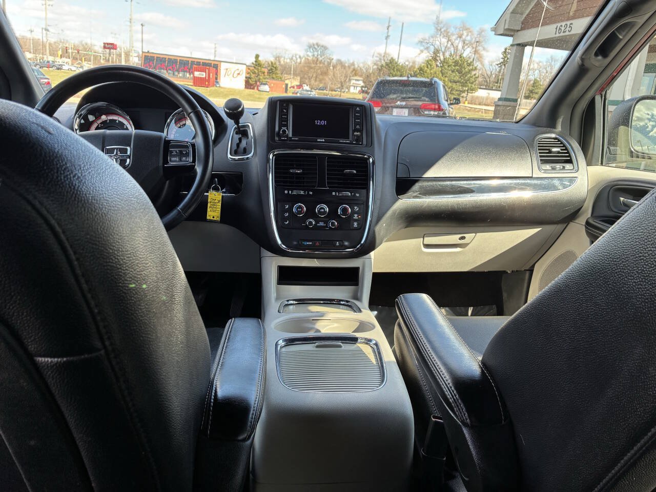 Used 2019 Dodge Grand Caravan SXT FWD image 21