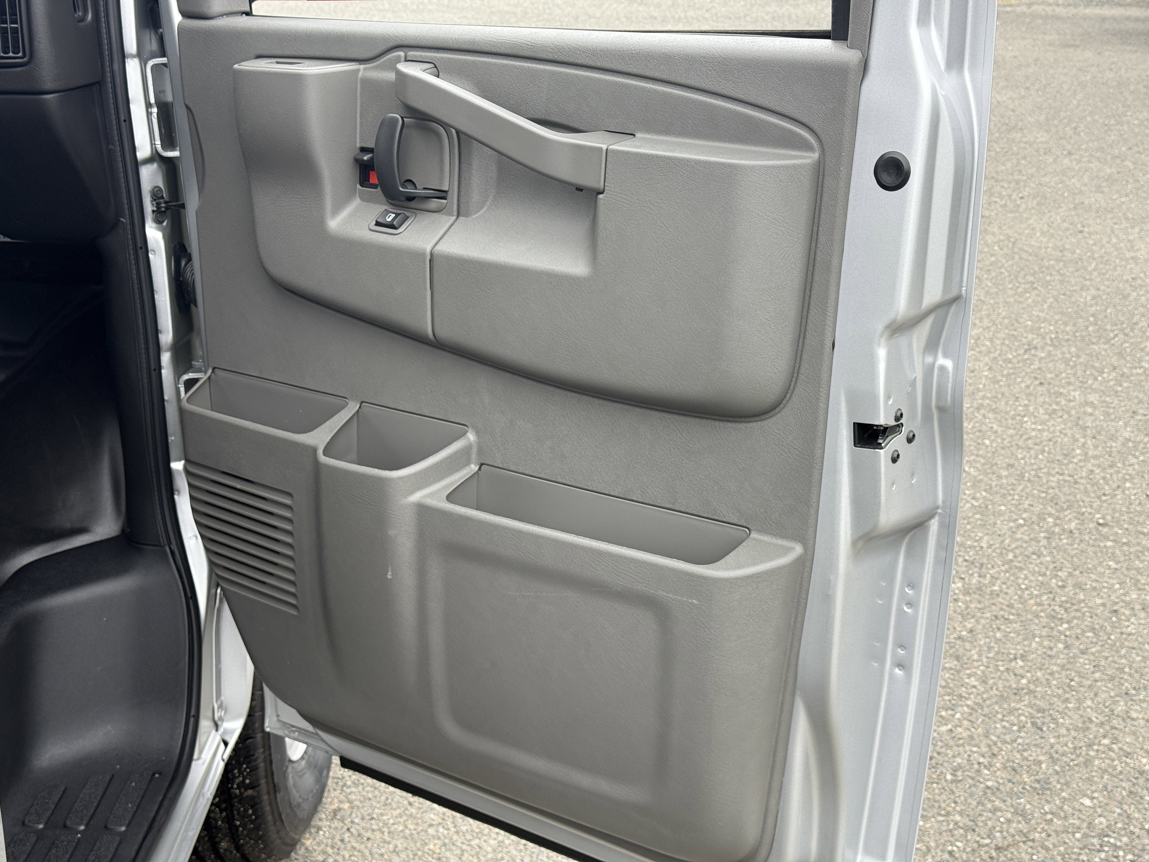 New 2026 Chevrolet Express 2500 RWD image 18
