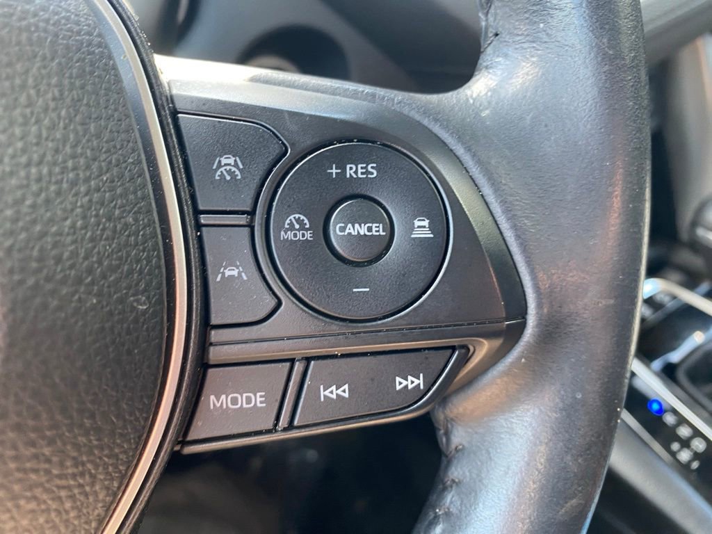 Used 2023 Toyota Corolla Cross XLE FWD image 29