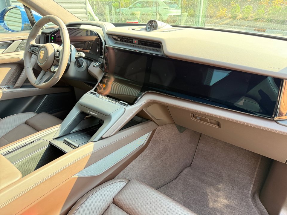 New 2026 Porsche Cayenne Electric Coupe AWD/4WD image 18