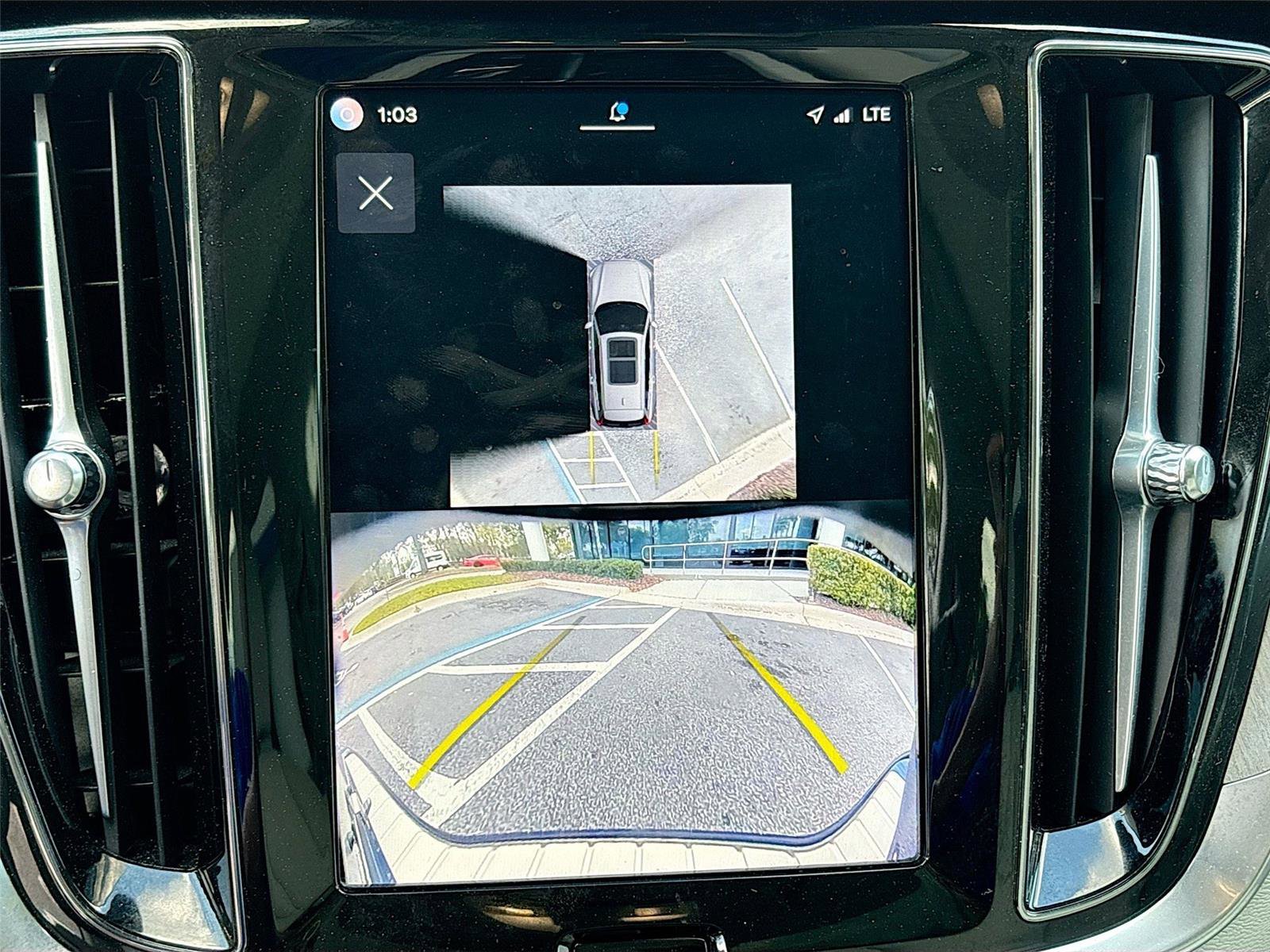 Used 2025 Volvo V60 B5 Cross Country Plus image 14