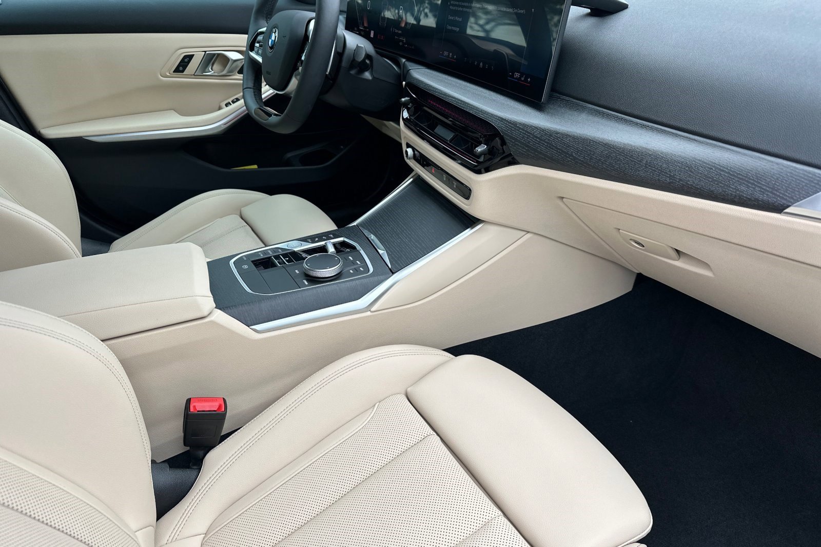 Used 2025 BMW 330i Sedan w/ Premium Package image 19