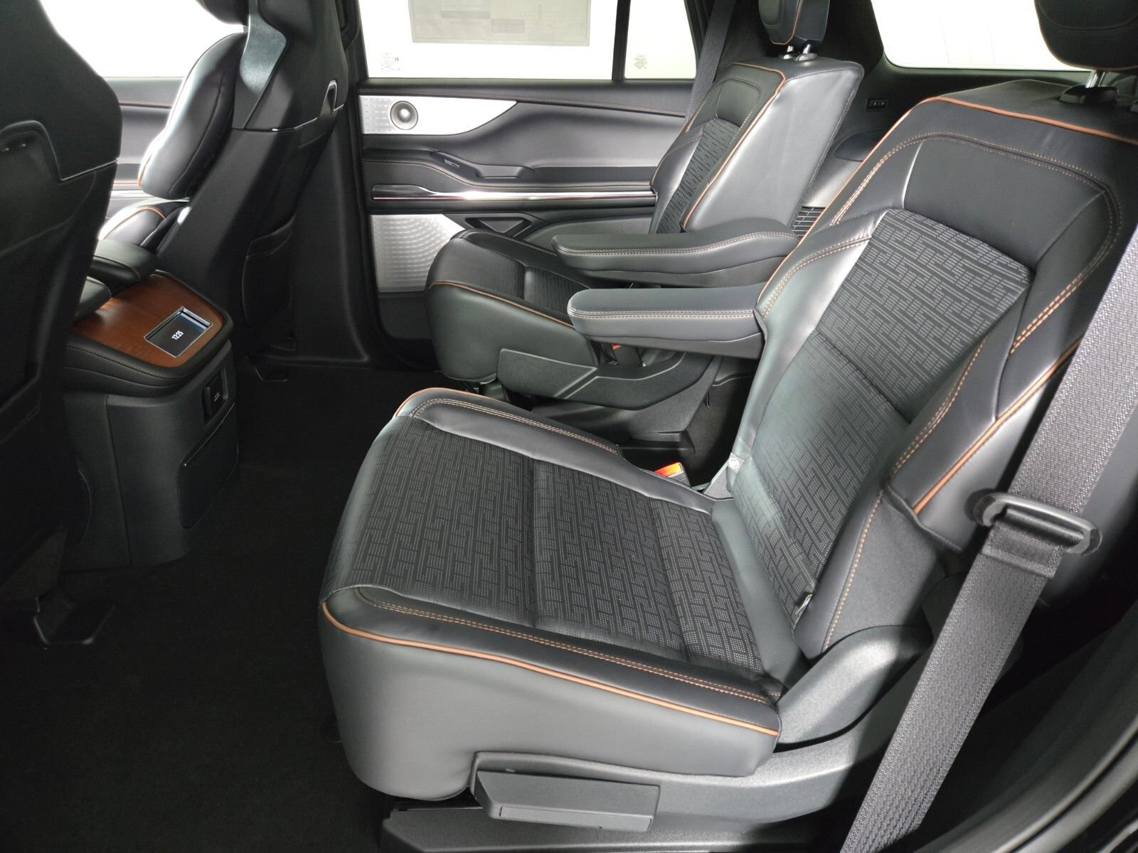 New 2027 Lincoln Navigator Black Label AWD/4WD image 14