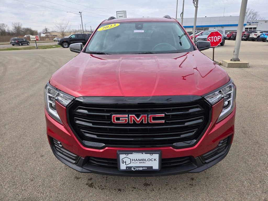 Certified 2023 GMC Terrain SLE w/ Driver Convenience Package image 2