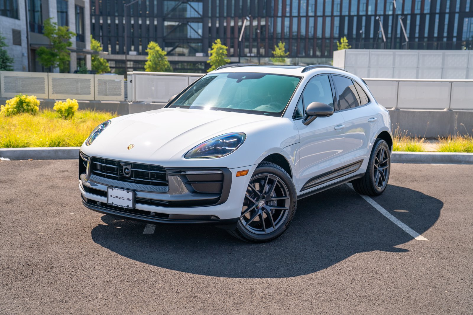 Certified 2026 Porsche Macan Turbo AWD/4WD image 1
