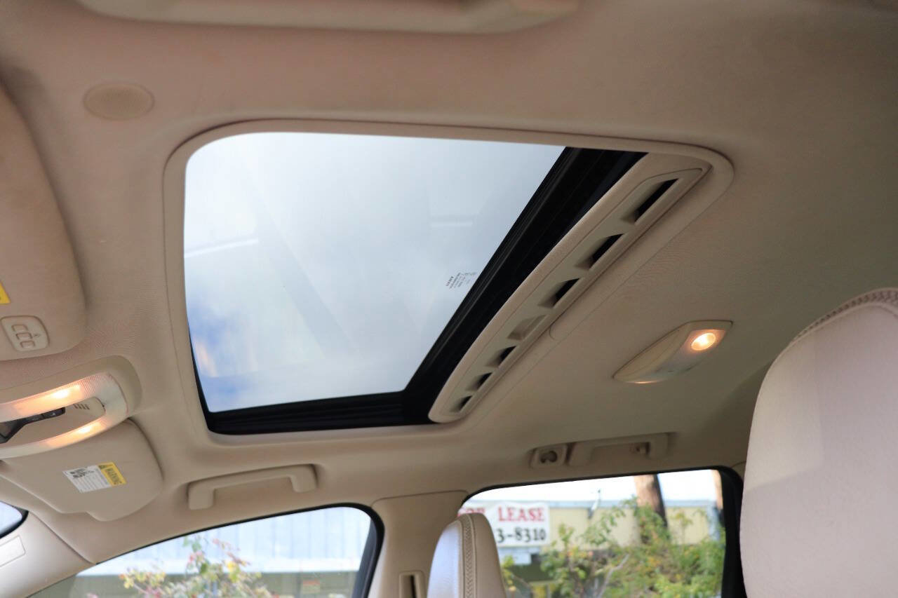 Used 2013 Volvo XC70 T6 image 23