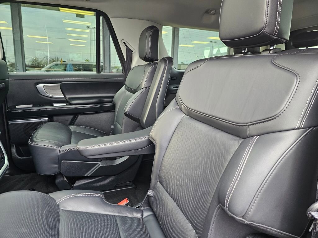 Certified 2025 Ford Expedition Max Platinum AWD/4WD image 14