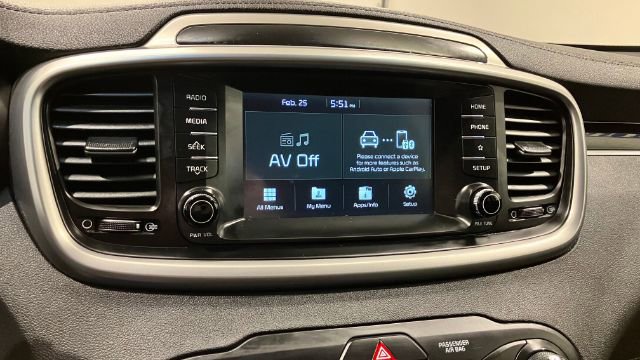 Used 2019 Kia Sorento LX image 38