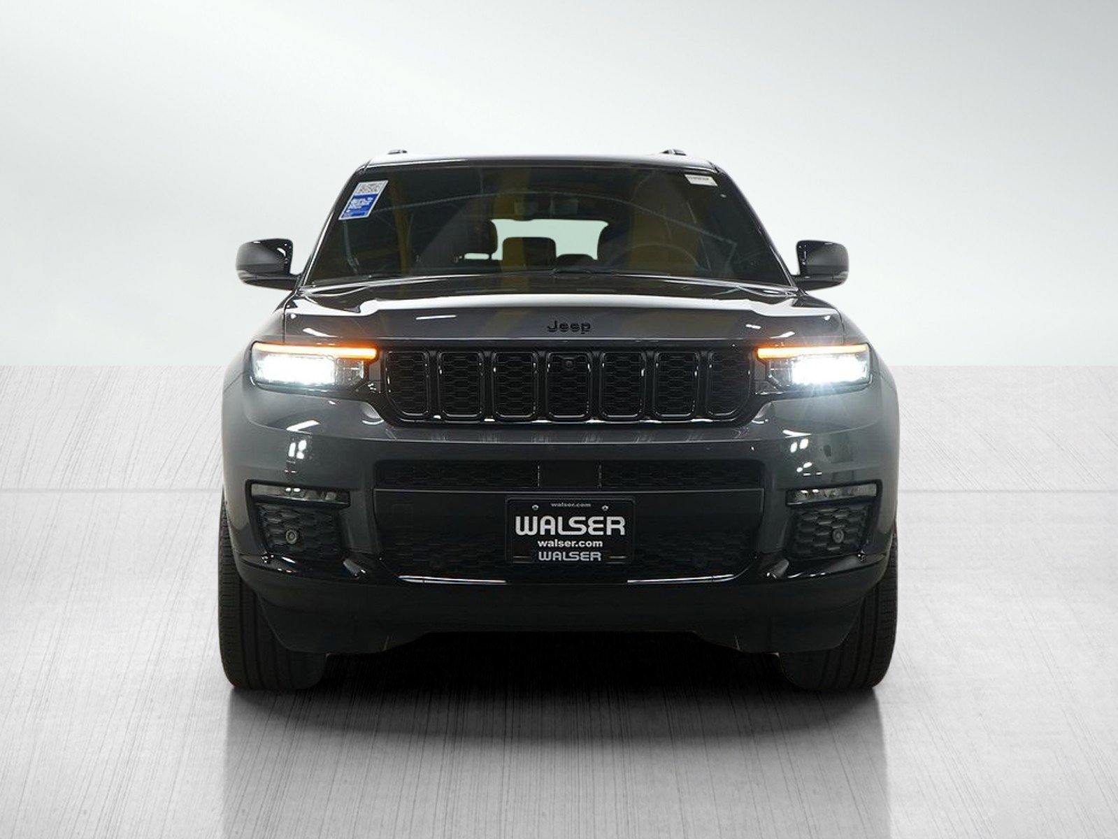 Used 2025 Jeep Grand Cherokee L Limited w/ Luxury Tech Group II AWD/4WD image 8