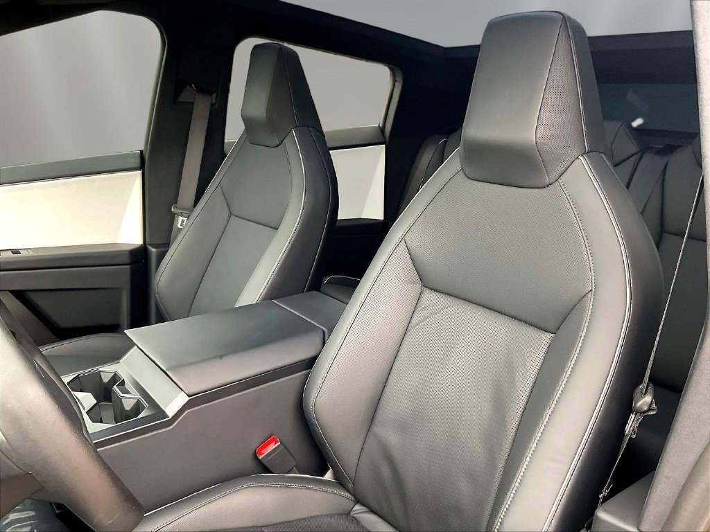 Used 2024 Tesla Cybertruck AWD Crew Cab image 20