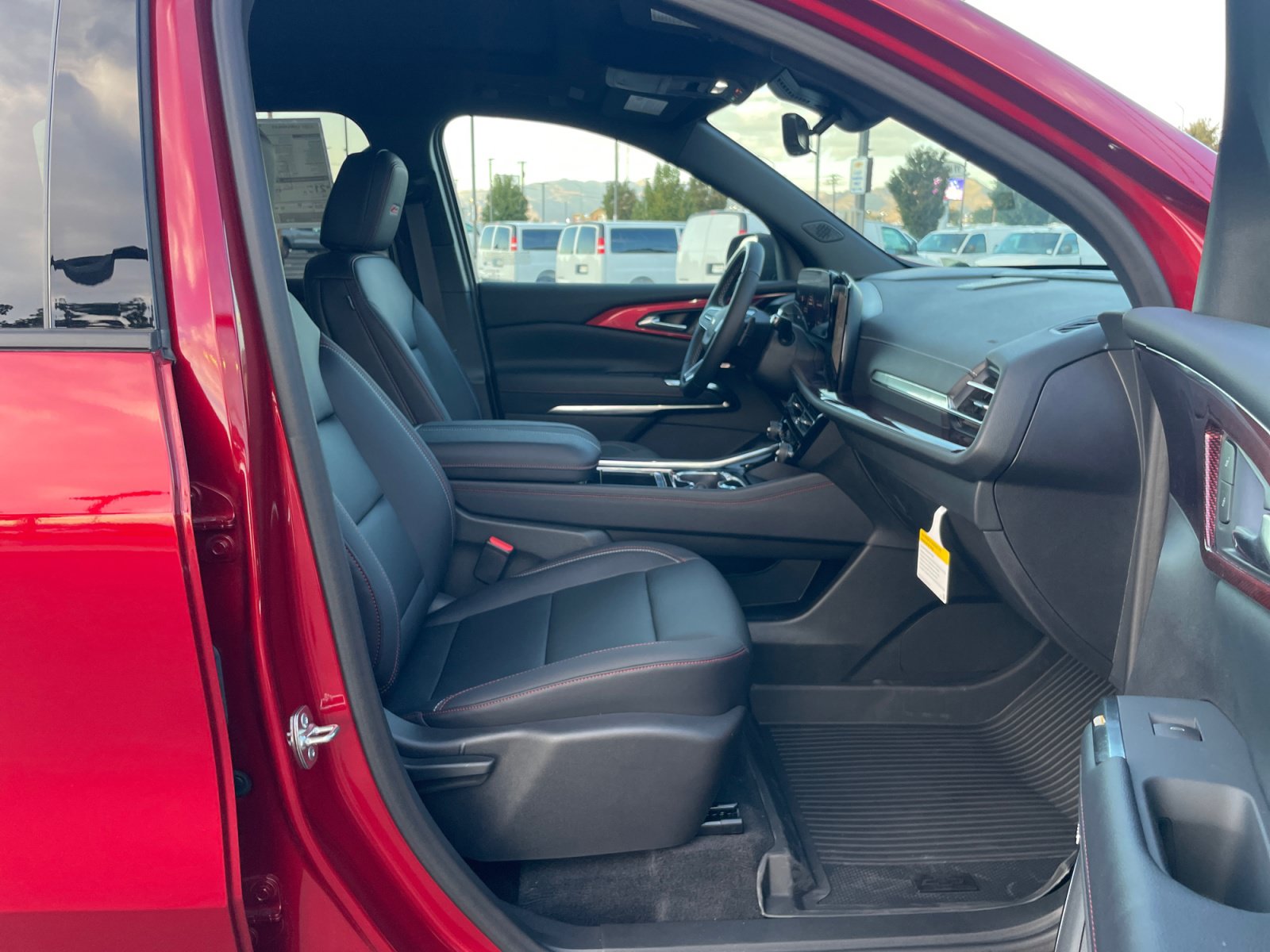 New 2026 Chevrolet Traverse Z71 w/ Enhanced Driving Package AWD/4WD image 31