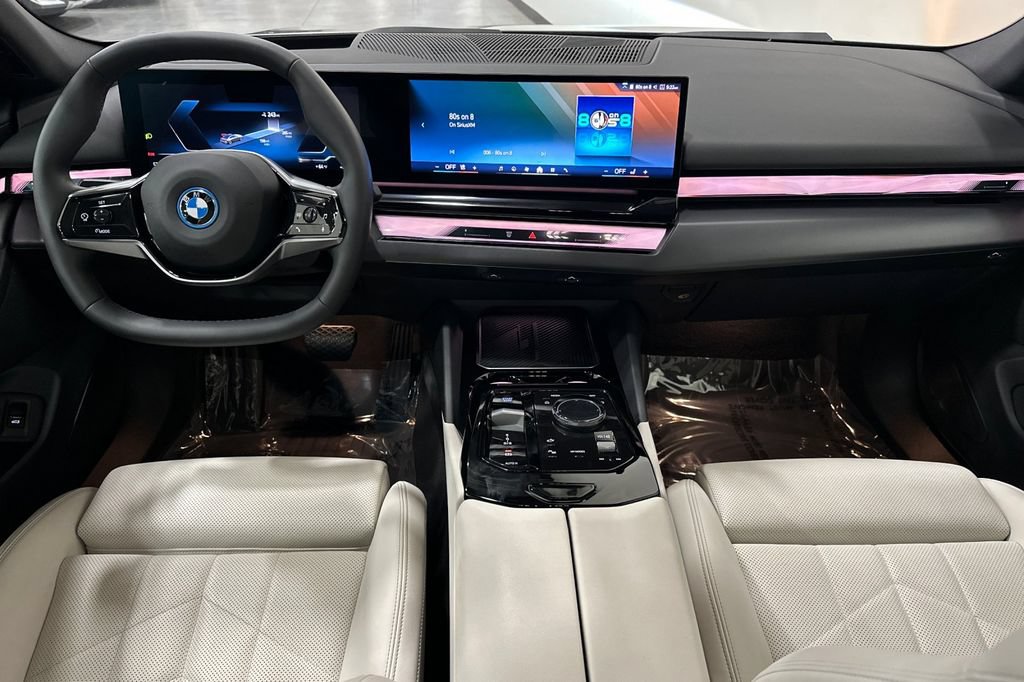 Used 2024 BMW i5 eDrive40i w/ Premium Package RWD image 15