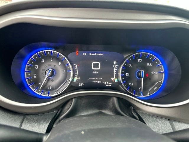 Used 2021 Chrysler Pacifica Touring-L FWD image 14