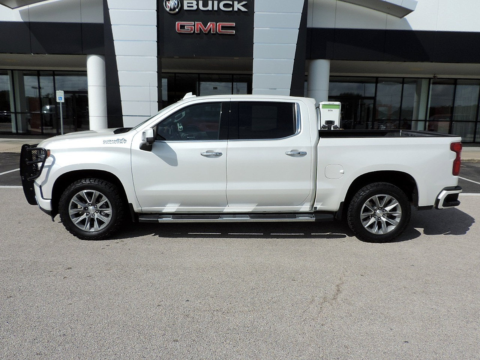 Certified 2019 Chevrolet Silverado 1500 High Country w/ Safety Package II AWD/4WD image 8