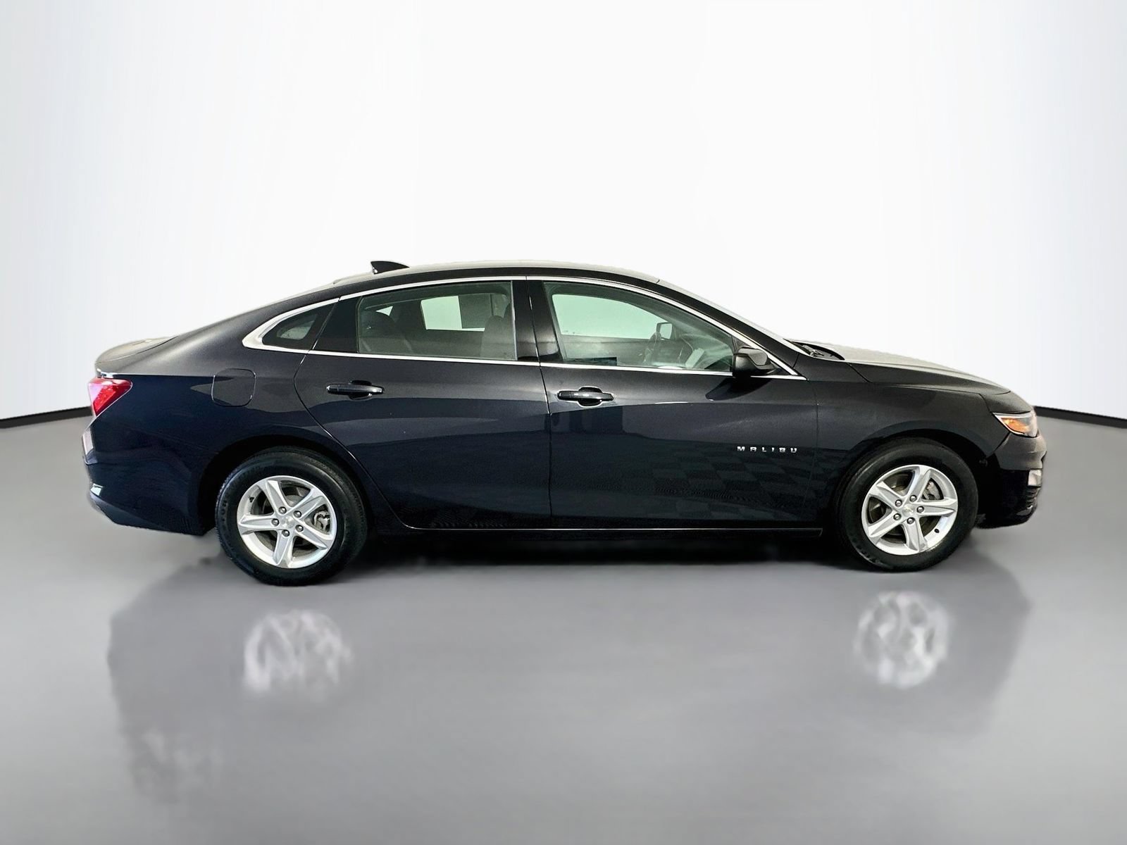 Used 2023 Chevrolet Malibu LT w/ Driver Confidence Package FWD image 8