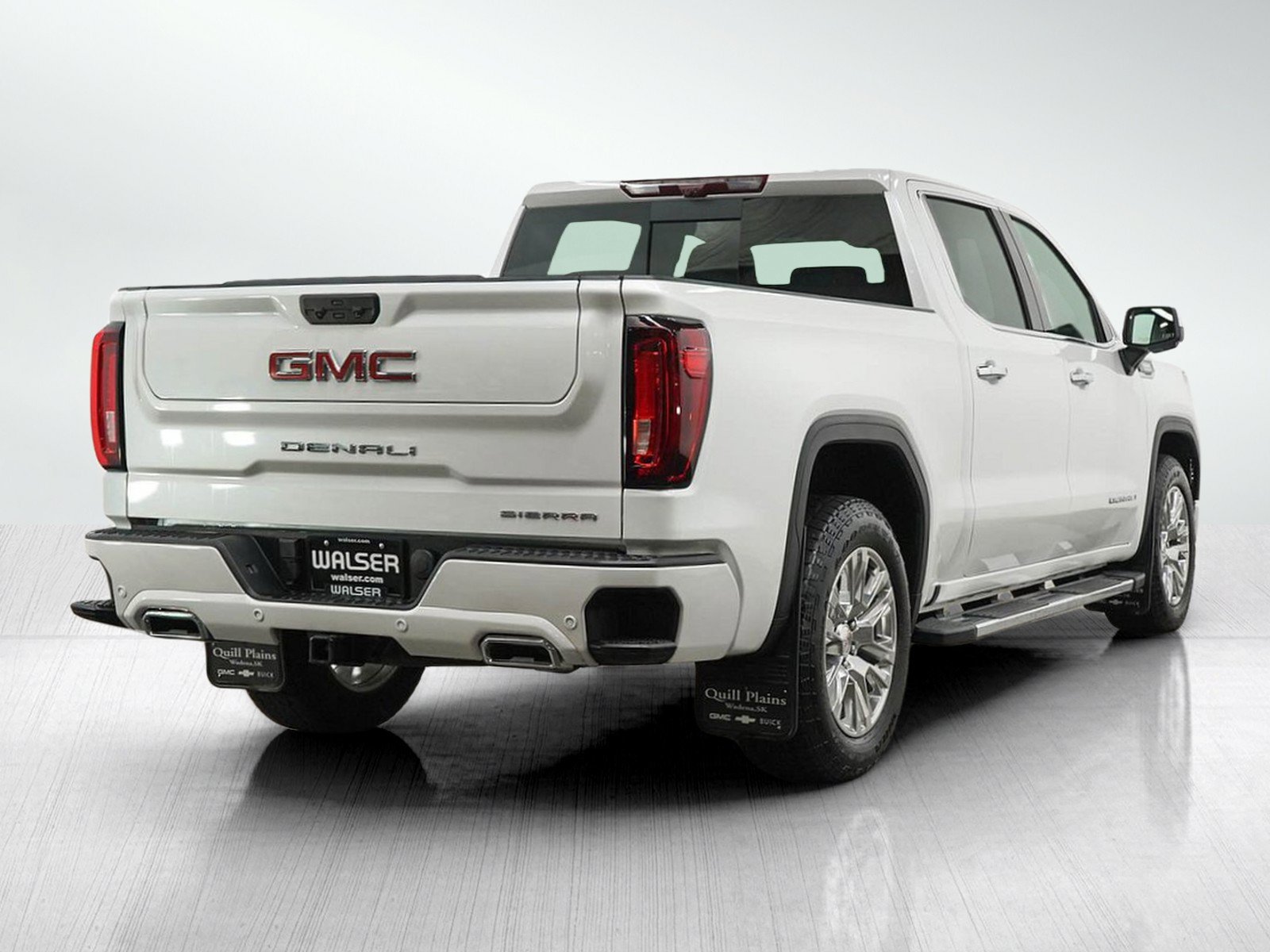 Used 2025 GMC Sierra 1500 Denali w/ Technology Package AWD/4WD image 5