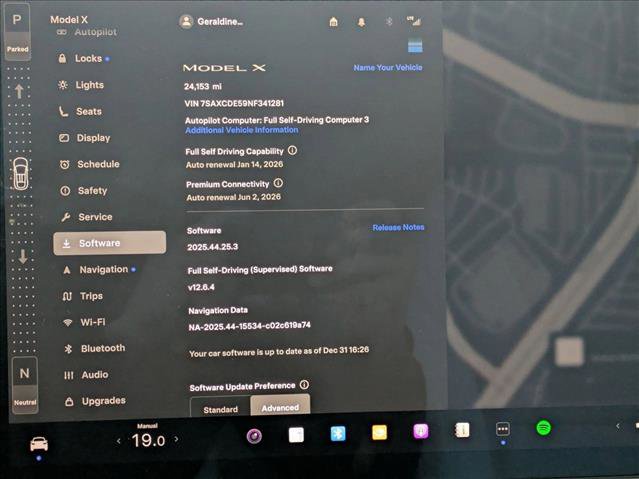 Used 2022 Tesla Model X image 26