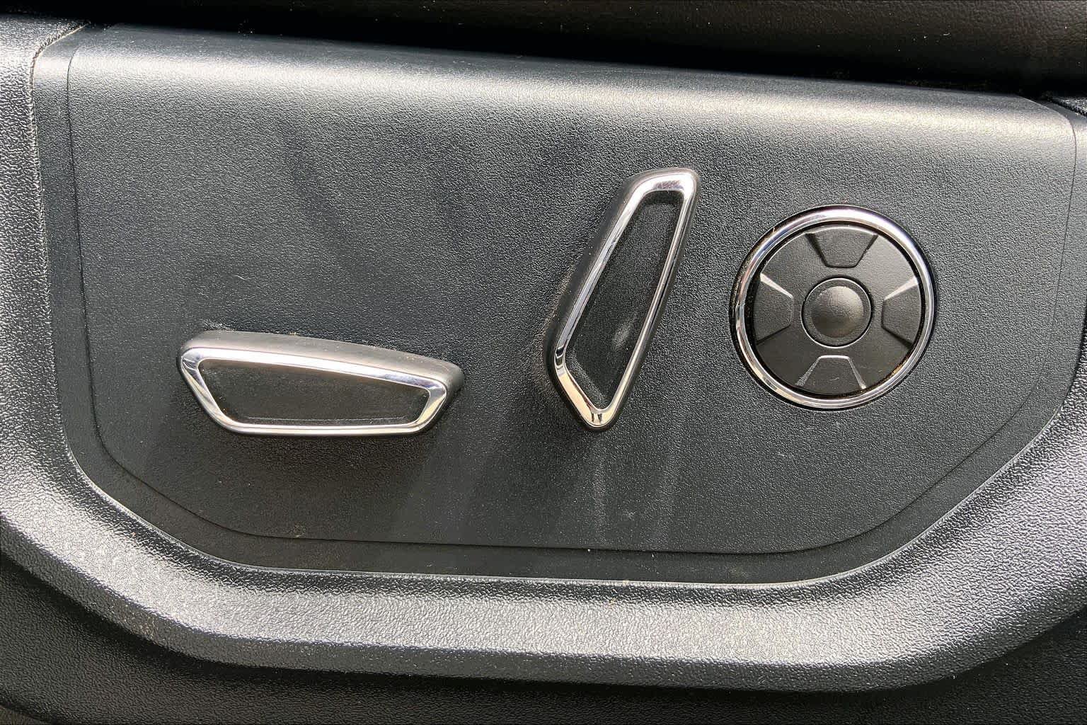 Used 2019 Ford F150 Platinum w/ Trailer Tow Package AWD/4WD image 34