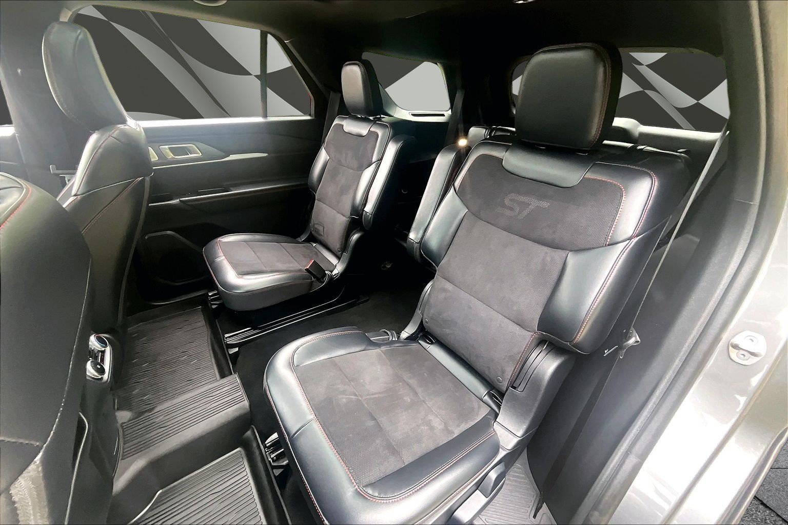 Used 2025 Ford Explorer ST w/ Sun And Sound Package AWD/4WD image 26