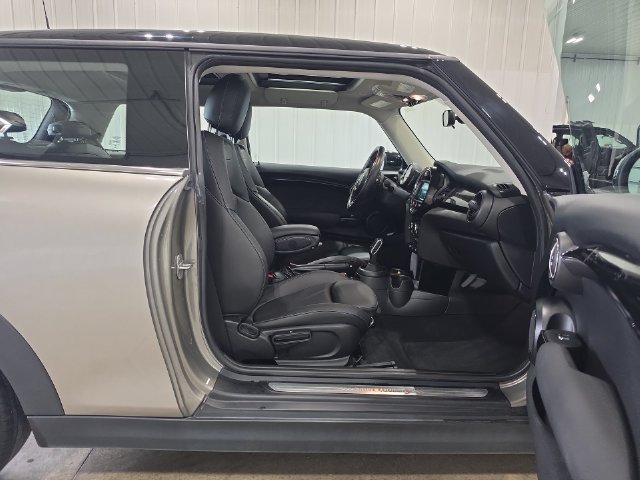 Used 2021 MINI Cooper S FWD image 29