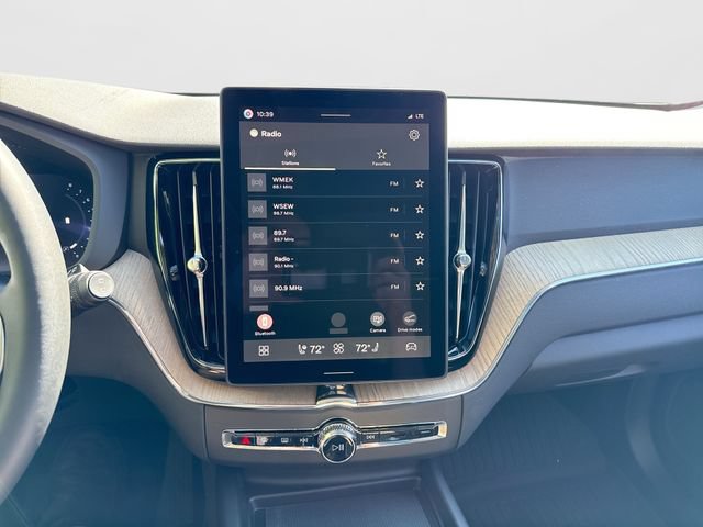 New 2027 Volvo XC60 B5 Plus AWD/4WD image 12
