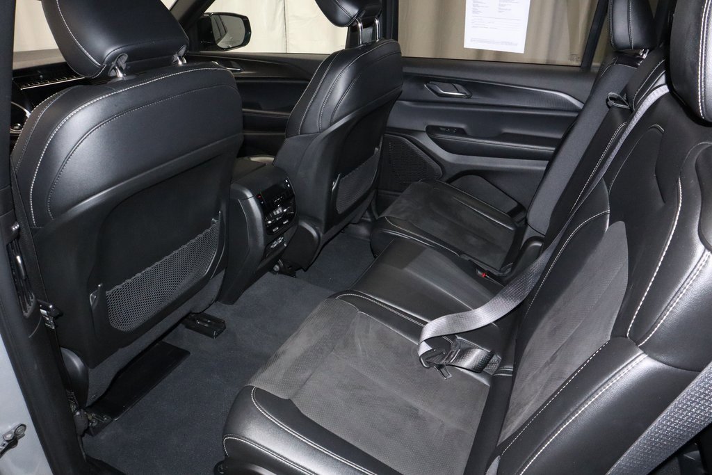 Used 2024 Jeep Grand Cherokee L Laredo image 20