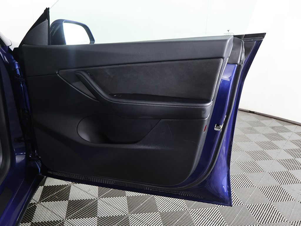 Used 2021 Tesla Model Y Long Range image 24