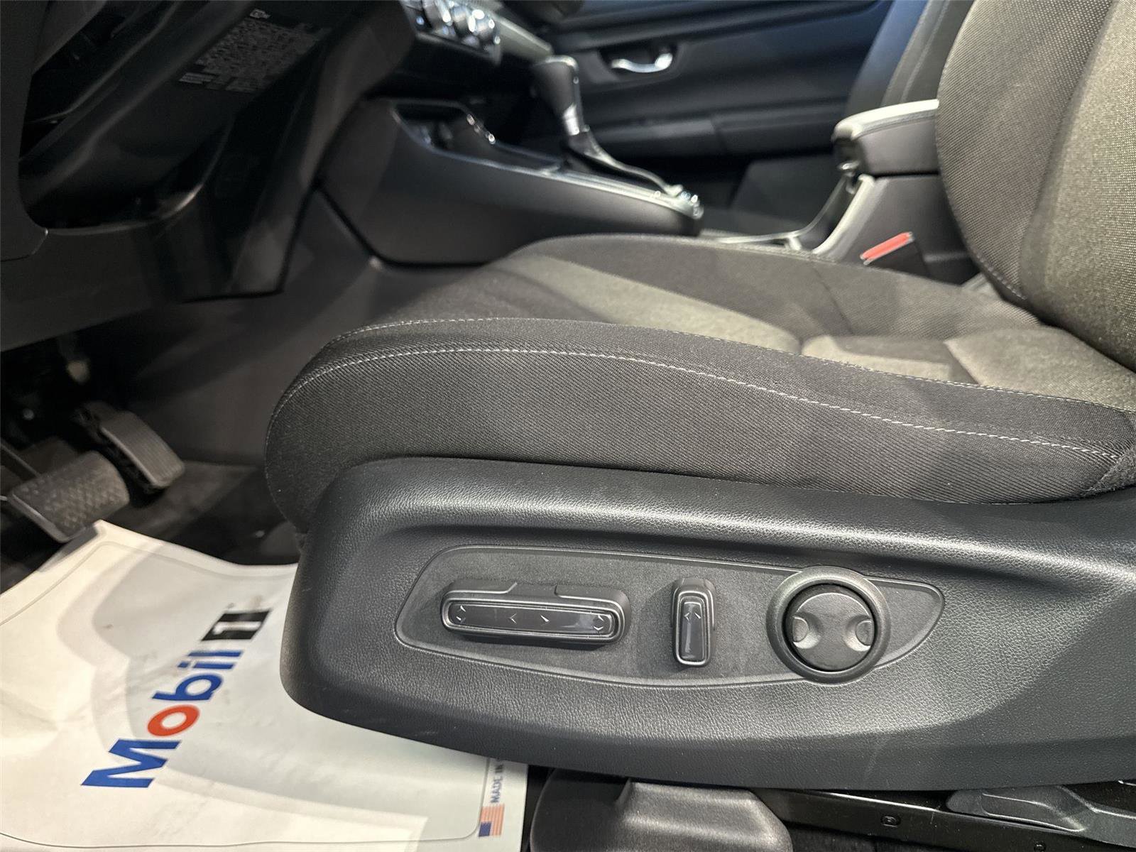 Certified 2025 Honda CR-V EX image 14