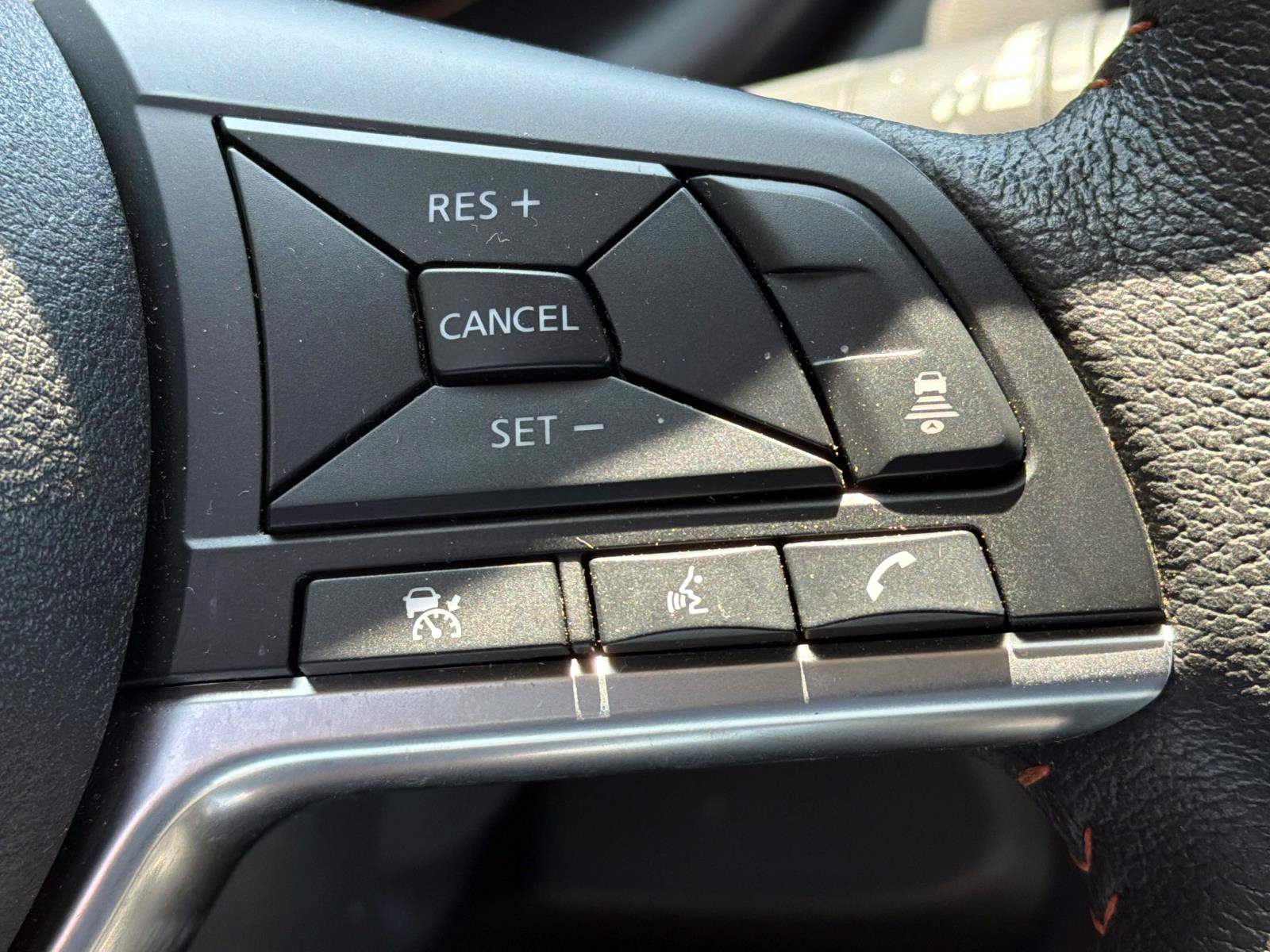 Used 2023 Nissan Kicks SR w/ SR Premium Package FWD image 13