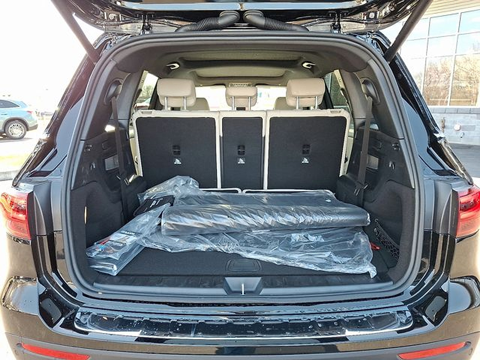 Used 2026 Mercedes-Benz GLB 250 4MATIC image 23