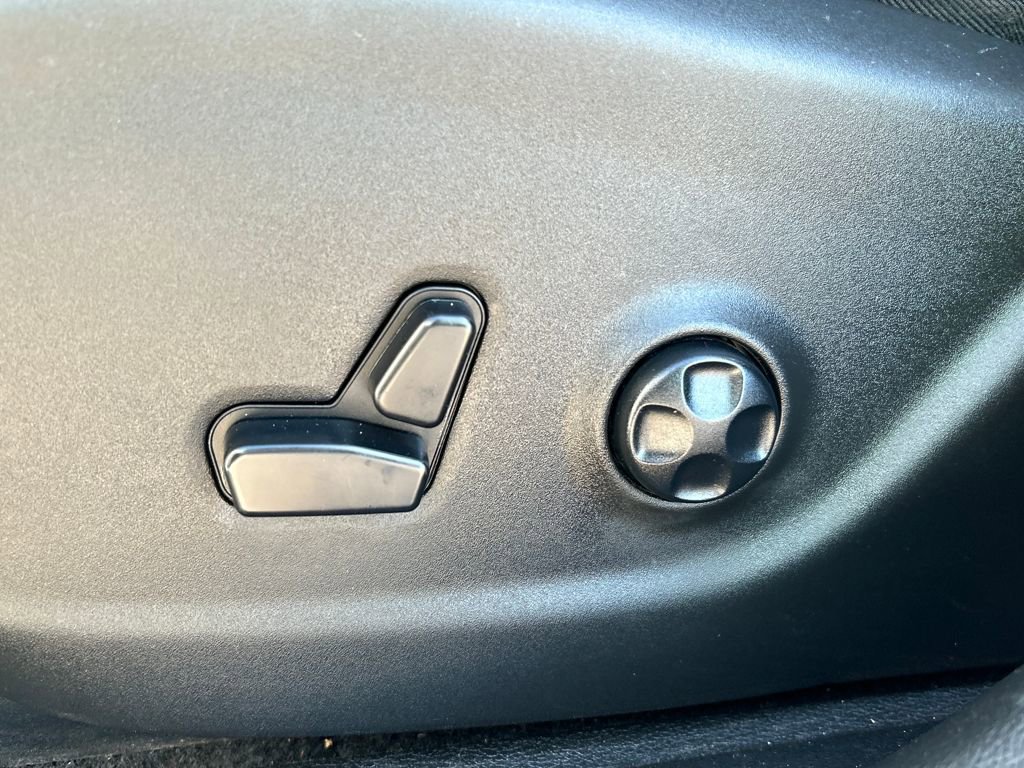 Used 2020 Jeep Cherokee Trailhawk w/ Technology Group image 17