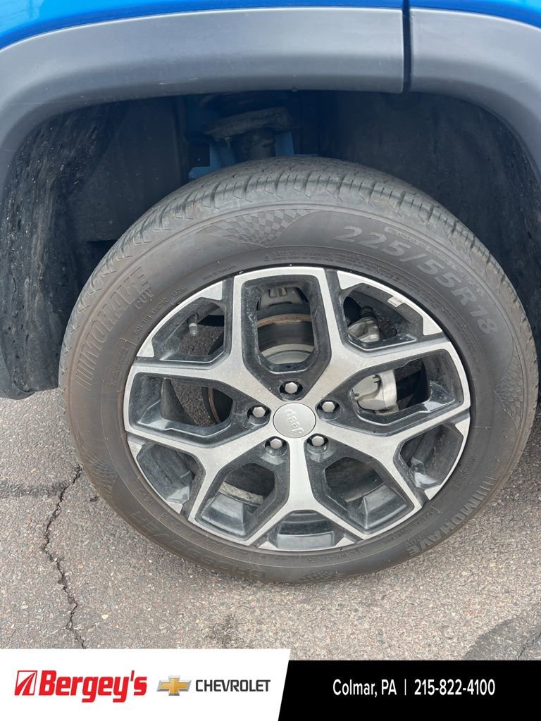 Used 2024 Jeep Compass Limited image 10