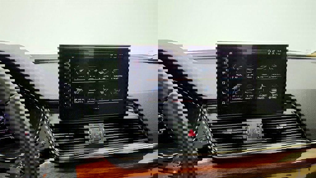 Used 2022 Audi Q5 2.0T Premium Plus w/ Premium Plus Package image 19