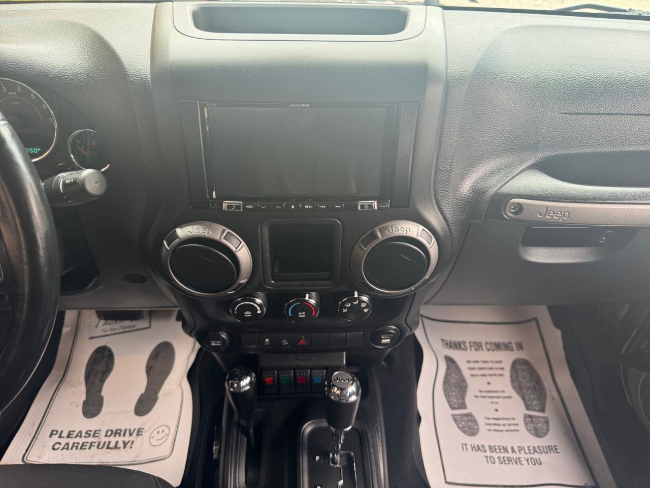 Used 2016 Jeep Wrangler Unlimited Sport w/ Connectivity Group AWD/4WD image 8
