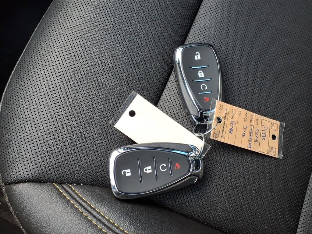 Used 2025 Chevrolet Trax ACTIV w/ Driver Confidence Package image 20