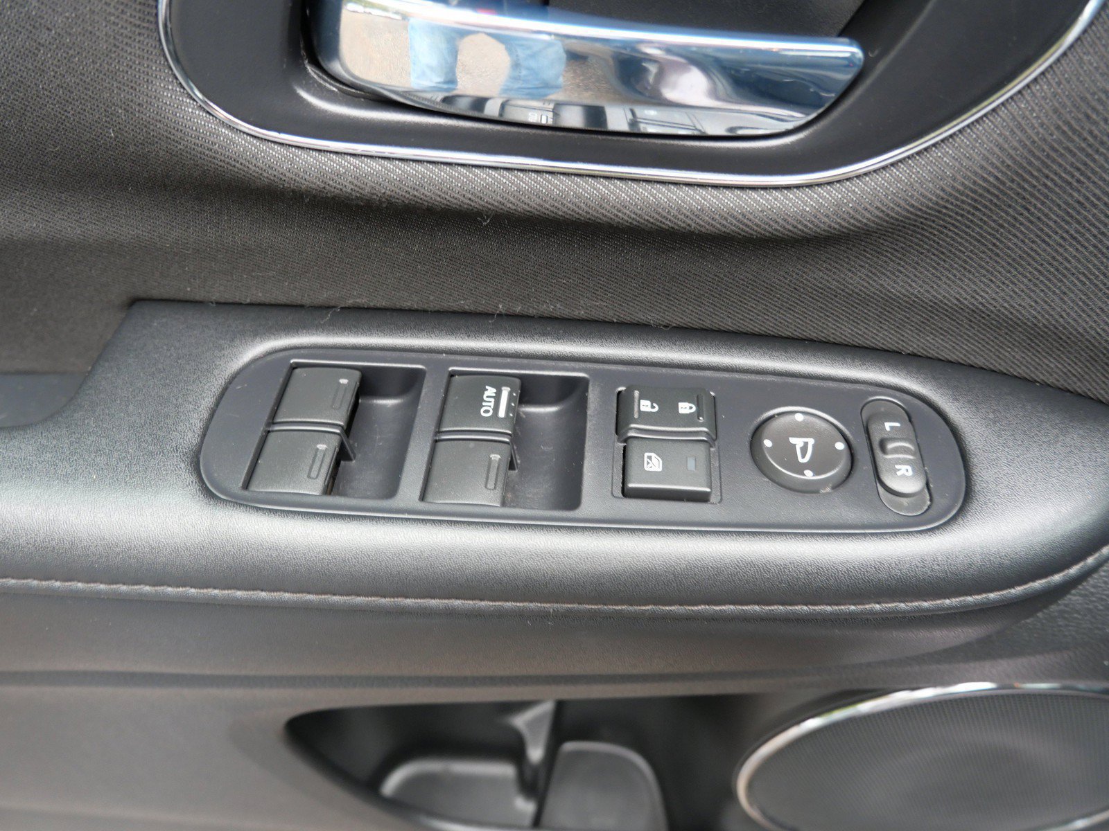 Used 2020 Honda HR-V EX image 16