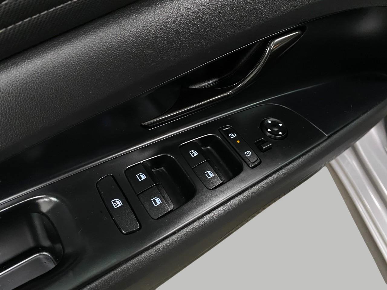Certified 2025 Hyundai Elantra Sport FWD image 28