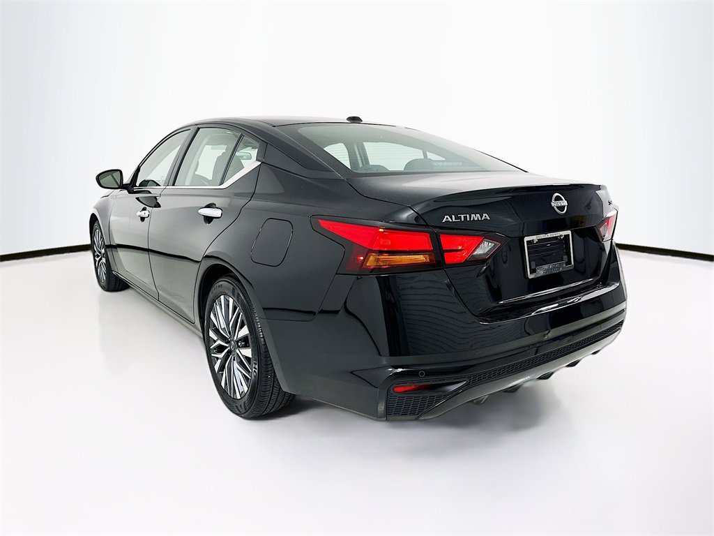 Used 2024 Nissan Altima 2.5 SV image 7