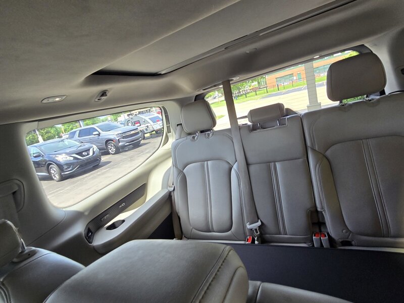 Used 2023 Jeep Wagoneer Series III w/ Premium Group I AWD/4WD image 33