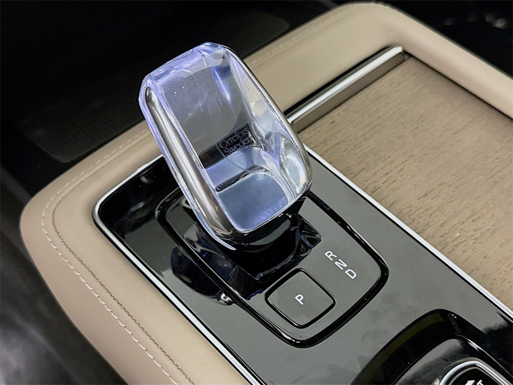 New 2025 Volvo XC90 B6 Plus w/ Protection Package Premier image 17