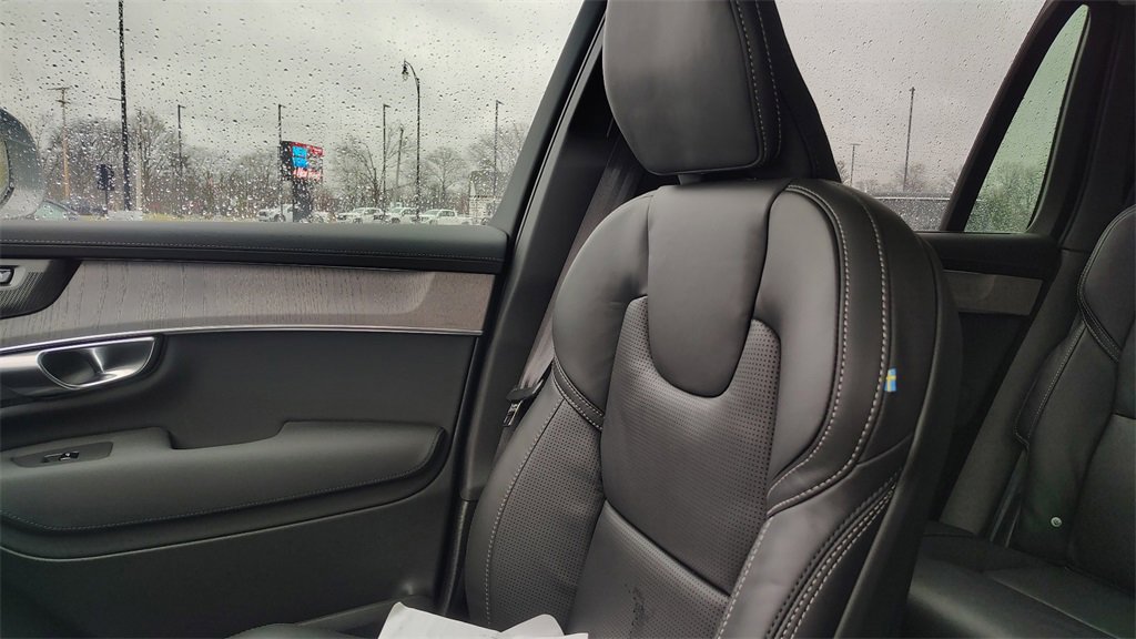New 2026 Volvo XC90 B6 Ultra w/ Protection Package image 24