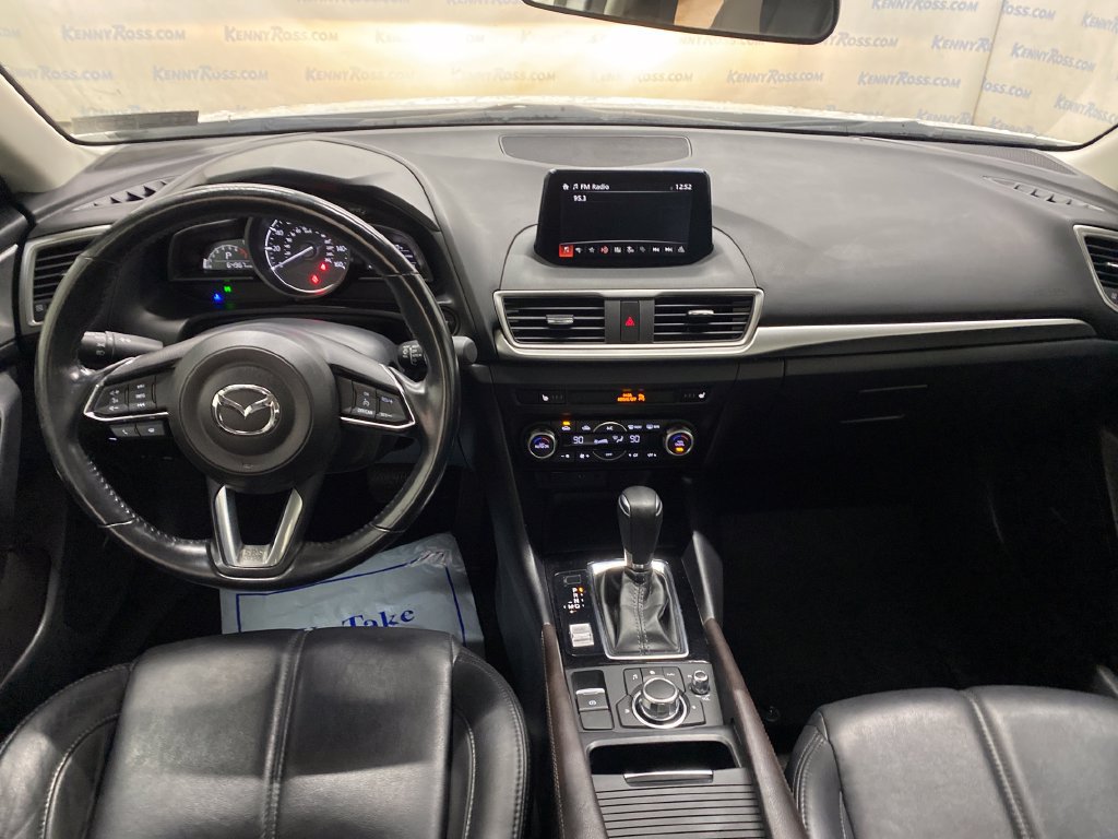 Used 2018 MAZDA MAZDA3 Touring FWD image 25
