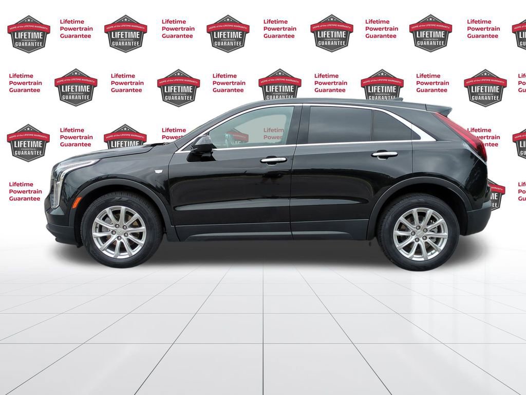 Used 2023 Cadillac XT4 Luxury w/ Cold Weather Package image 6