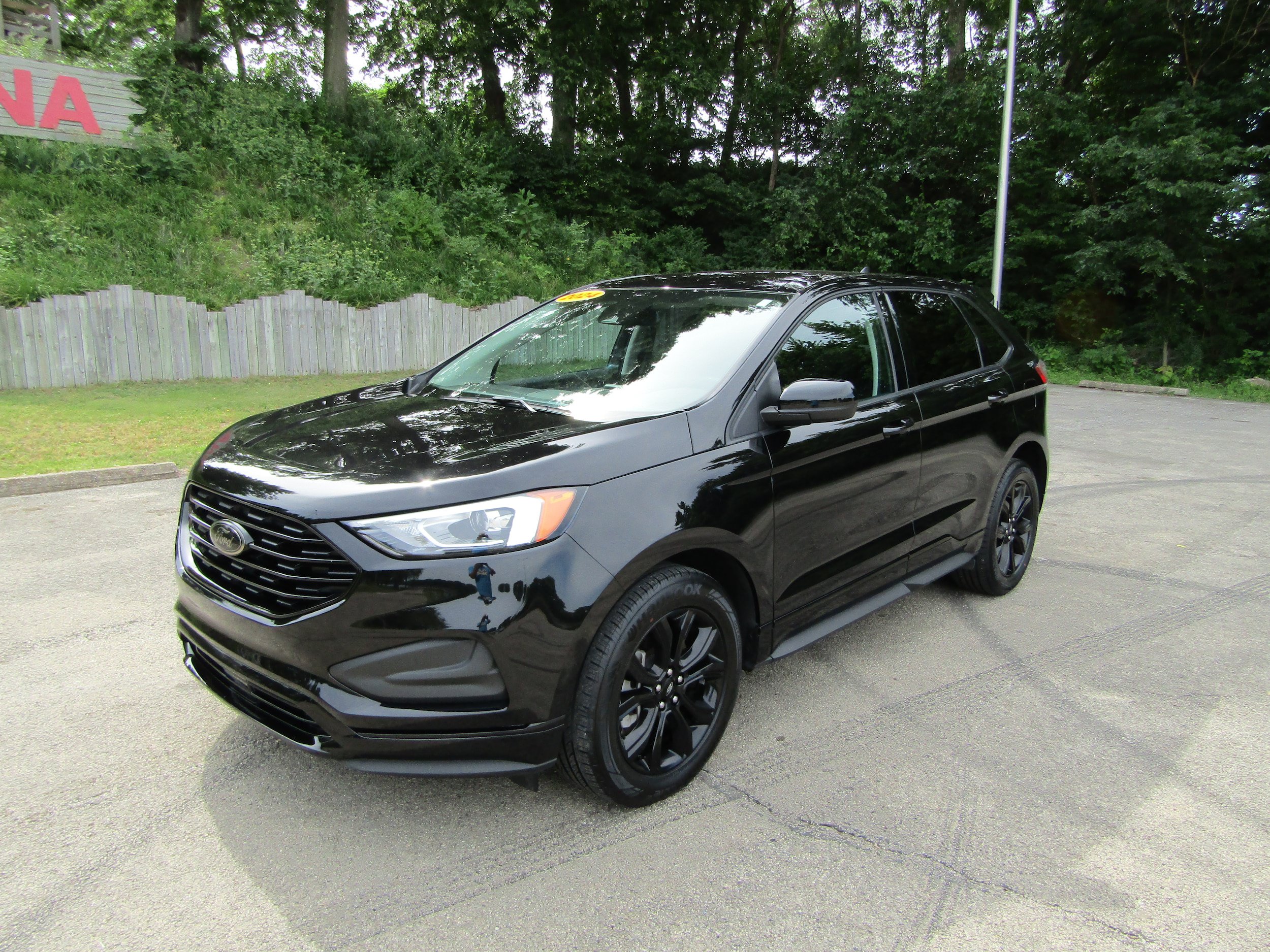 Used 2024 Ford Edge SE w/ Black Appearance Package AWD/4WD image 8
