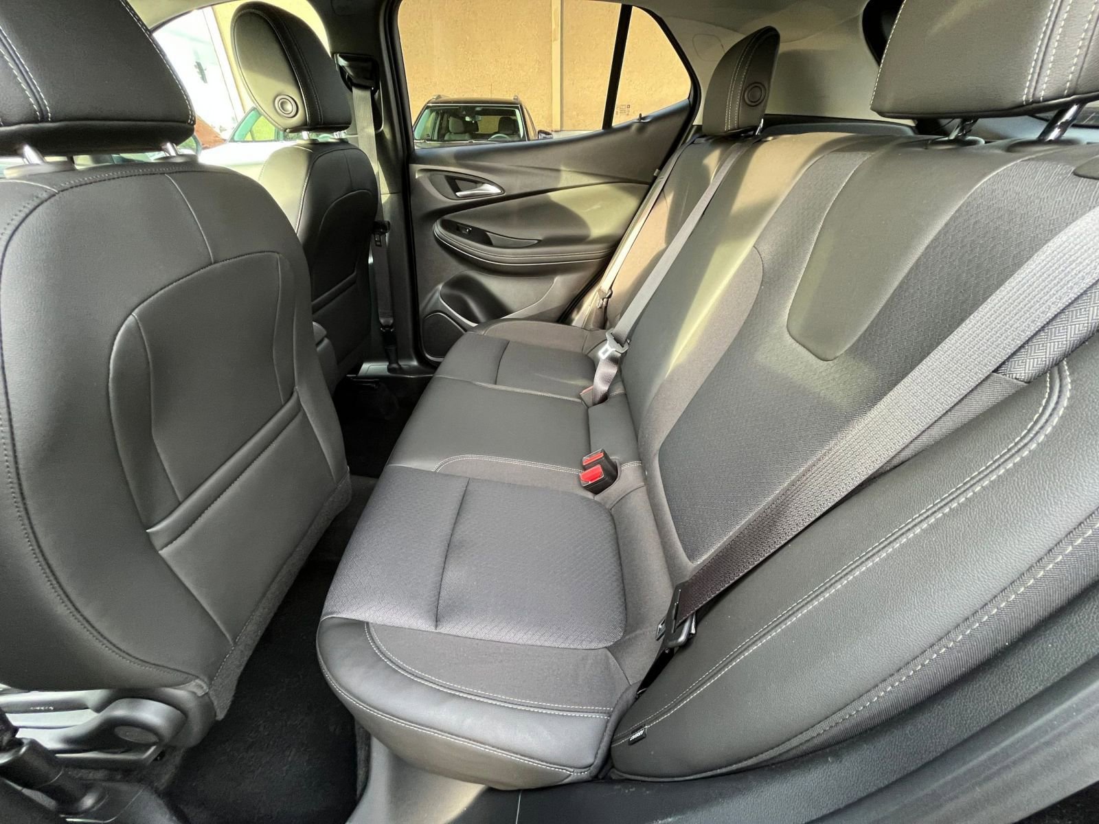 Used 2025 Buick Encore GX Preferred image 27