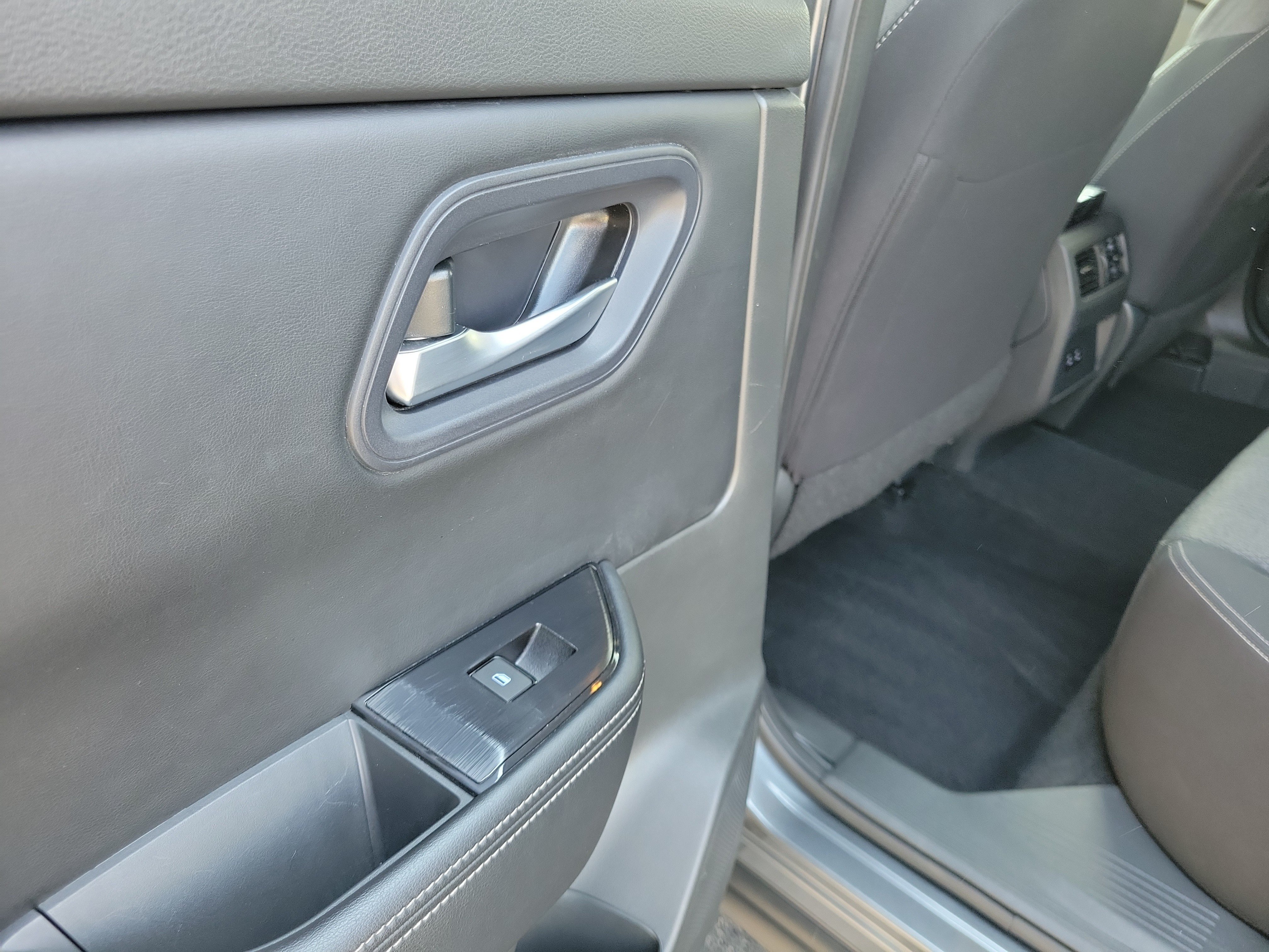 Certified 2024 Nissan Rogue SV FWD image 13