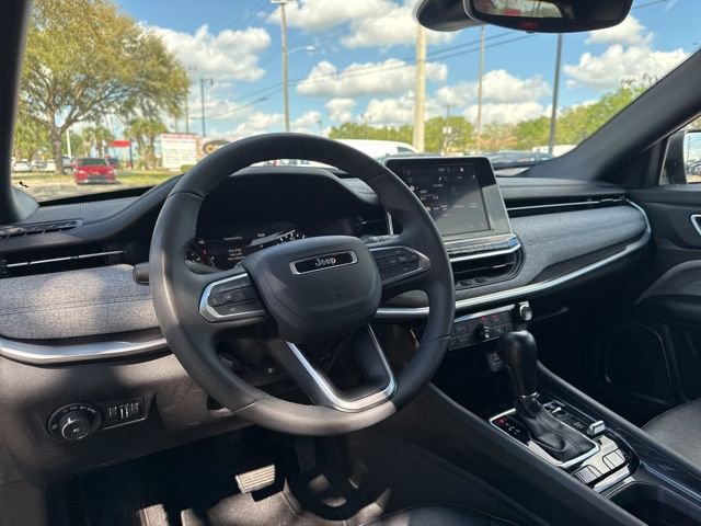 Used 2025 Jeep Compass Latitude image 22