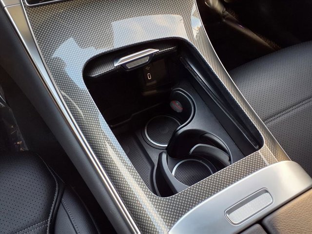 Used 2025 Mercedes-Benz GLC 300 image 7